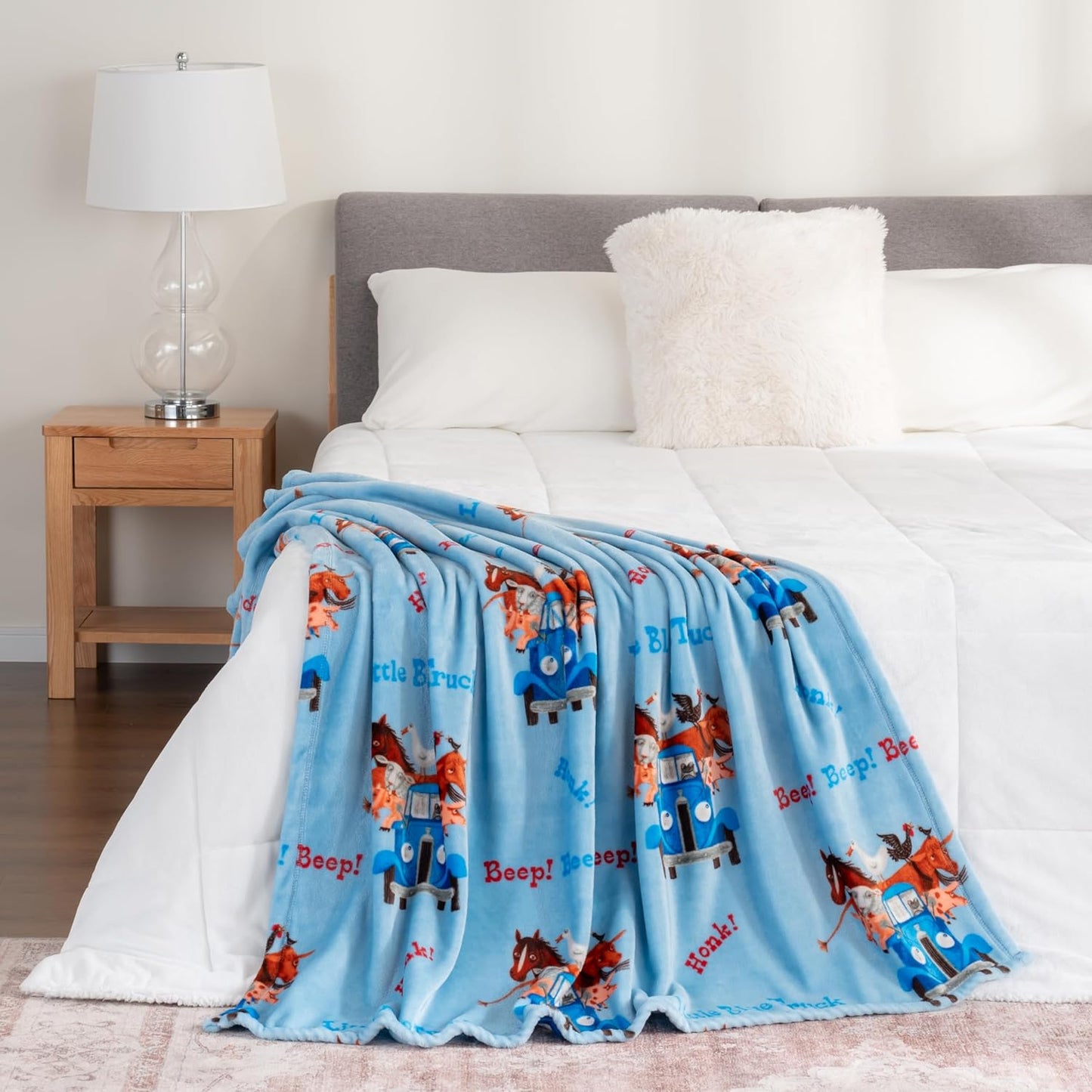 Cute Character Snoopy Plush Oversized Kids Throw Blanket, Christmas Comic Strip Colorized White (50In X 60In)