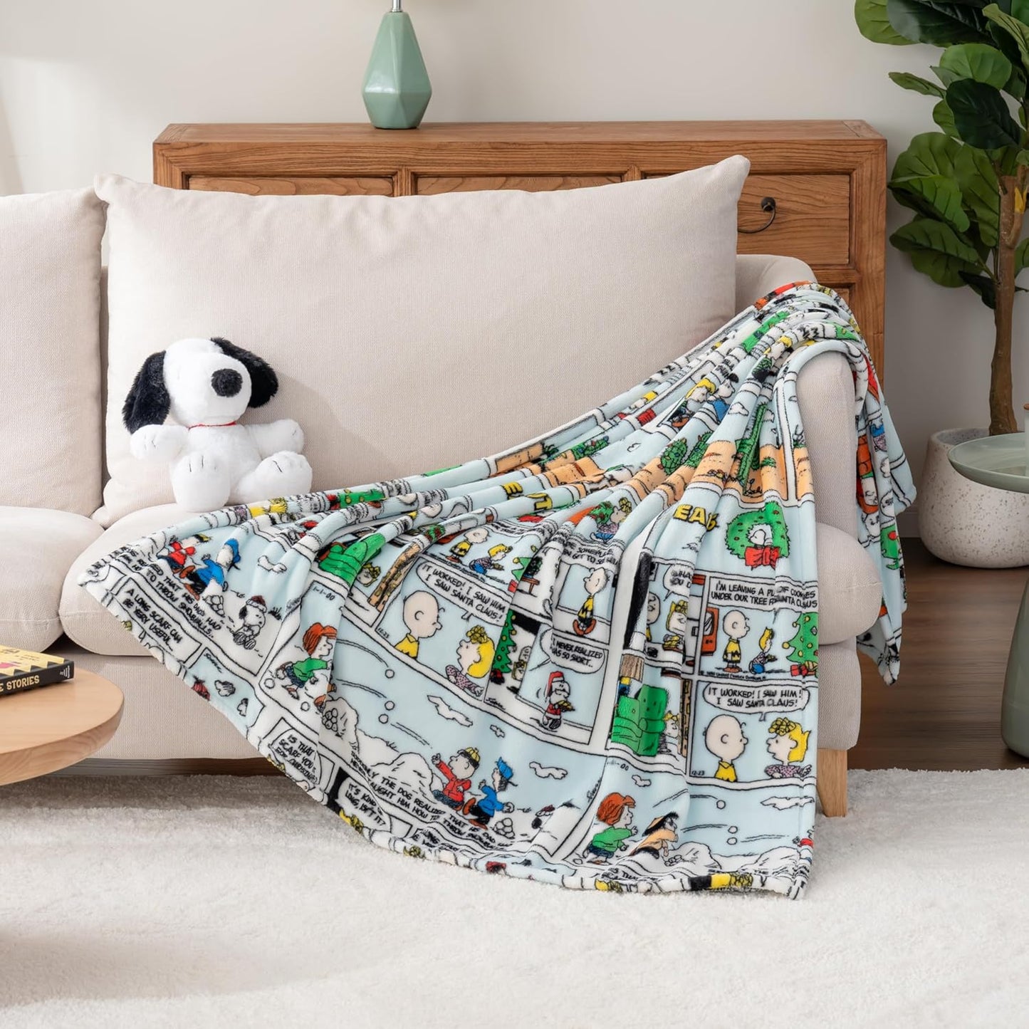 Cute Character Snoopy Plush Oversized Kids Throw Blanket, Christmas Comic Strip Colorized White (50In X 60In)