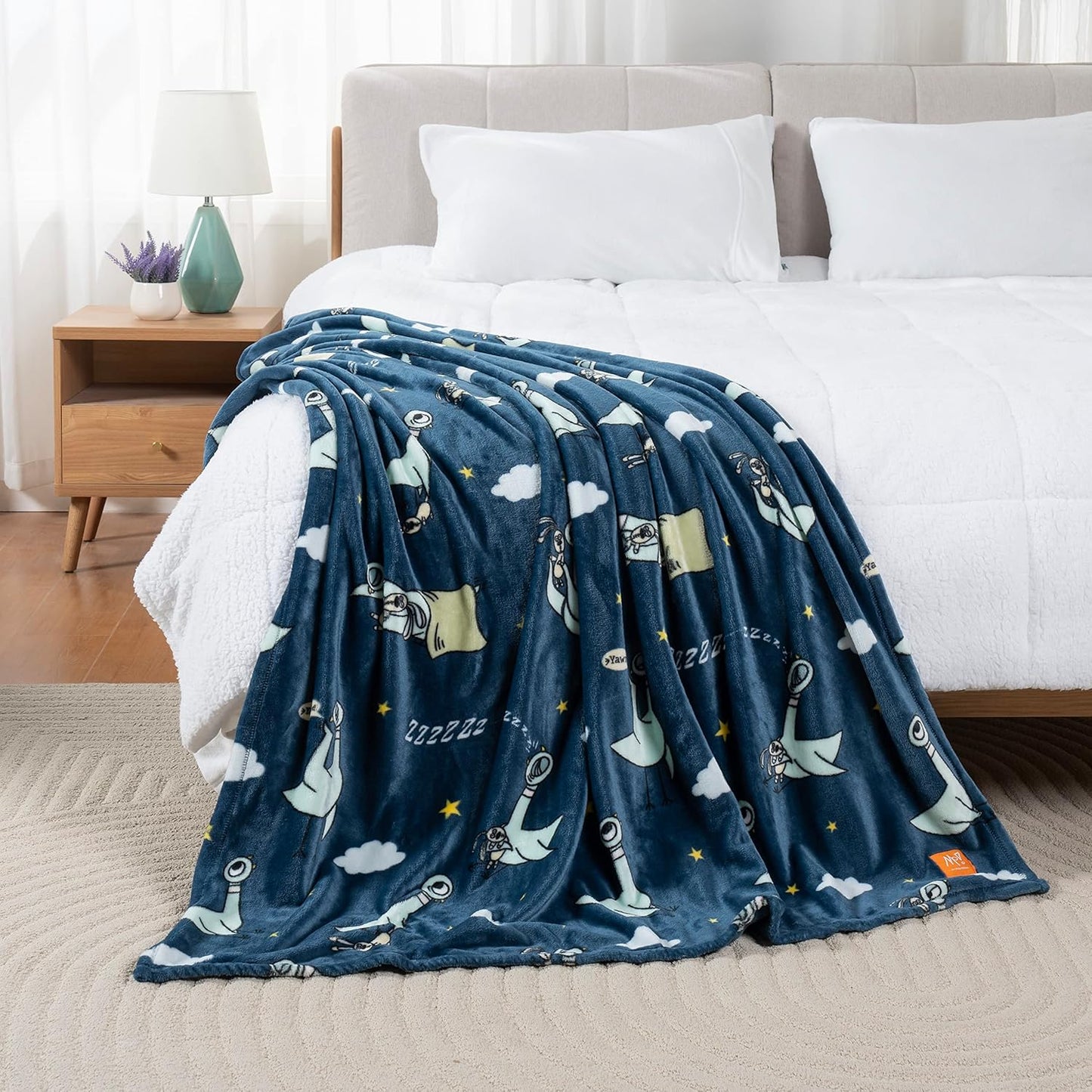 Cute Character Snoopy Plush Oversized Kids Throw Blanket, Christmas Comic Strip Colorized White (50In X 60In)