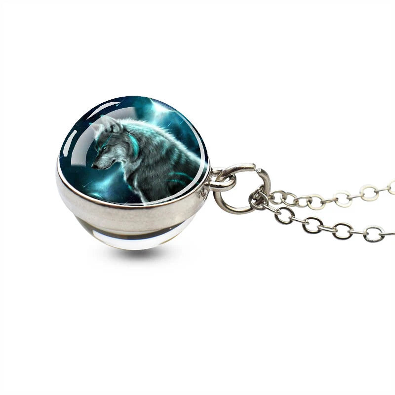Men Fashion Wolf Necklace Wolf Head Glass Ball Pendant with Silver Color Chain Necklace Fantasy Jewelry