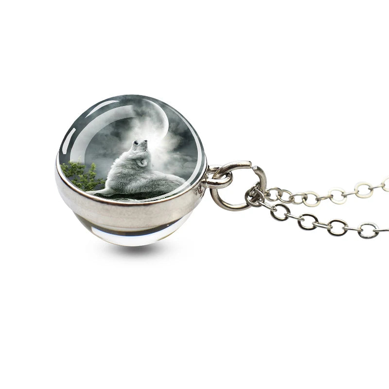 Men Fashion Wolf Necklace Wolf Head Glass Ball Pendant with Silver Color Chain Necklace Fantasy Jewelry