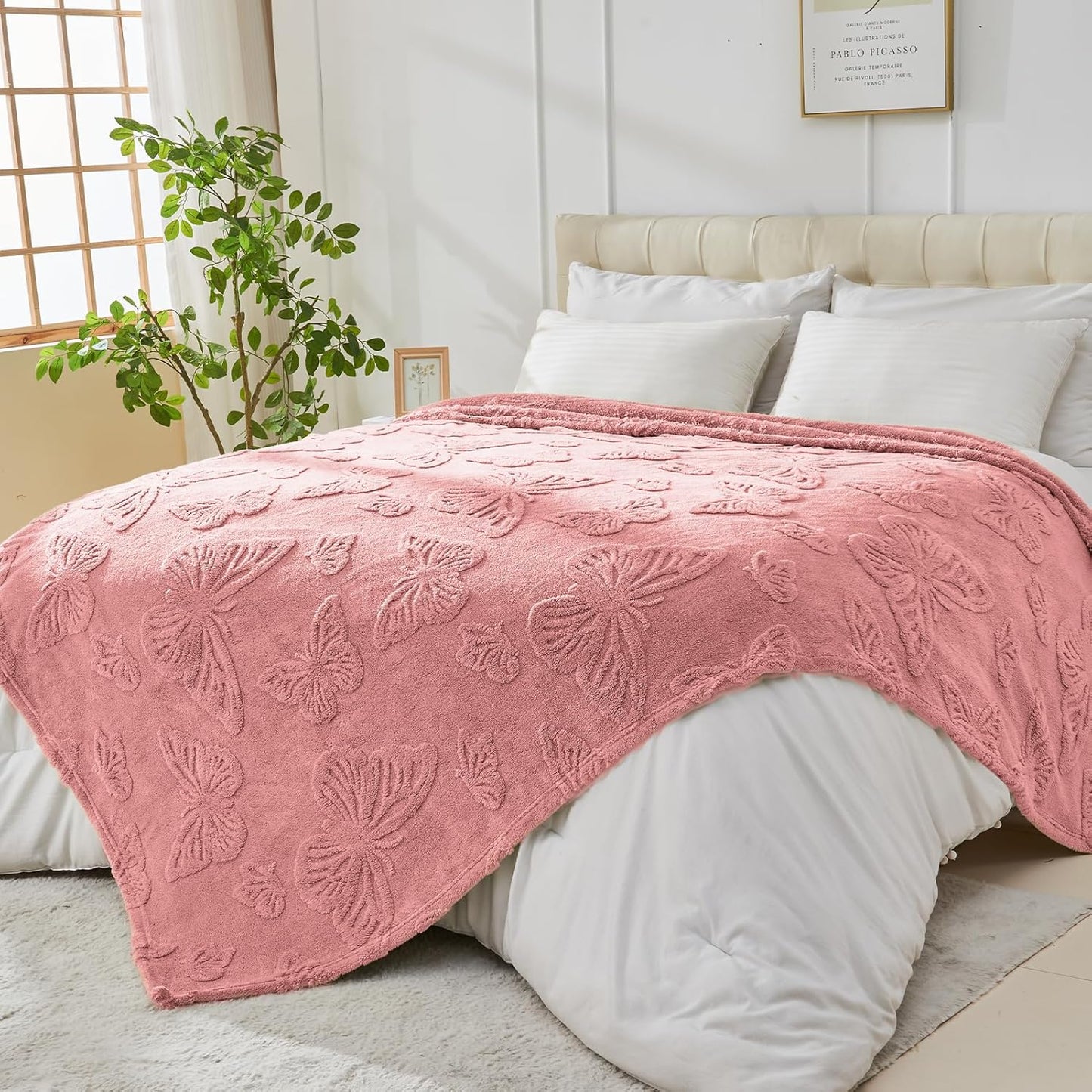 Throw Blankets with Butterfly,Soft Warm Blankets for Lover Mom Father Friends Gifts Pets,Lightweight Fuzzy Blanket for Couch Sofa Bed(Pink,50"X60")