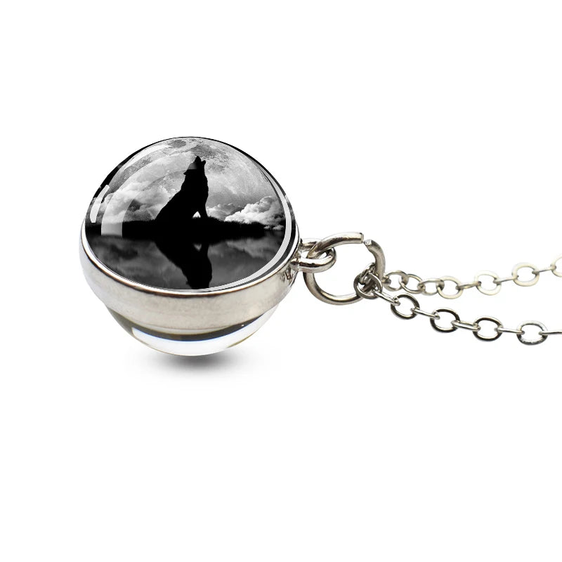 Men Fashion Wolf Necklace Wolf Head Glass Ball Pendant with Silver Color Chain Necklace Fantasy Jewelry