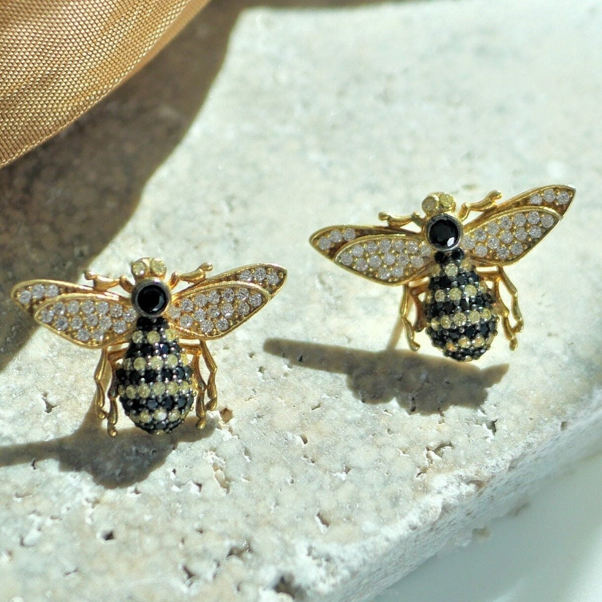 Minimalist Bee Earrings, Bumblebee Earrings, Earrings, Bee Jewelry, , Honeybee Earrings, Animal Jewelry, Gift for Her Mom