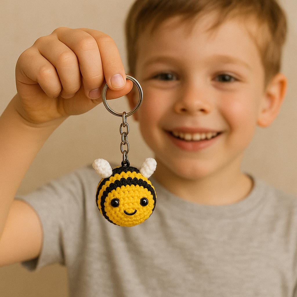 Handmade Crochet Bee Keychain – Cute Amigurumi Bag Charm – Bumblebee Gift – Car Mirror Accessory – Bee Lover Gift